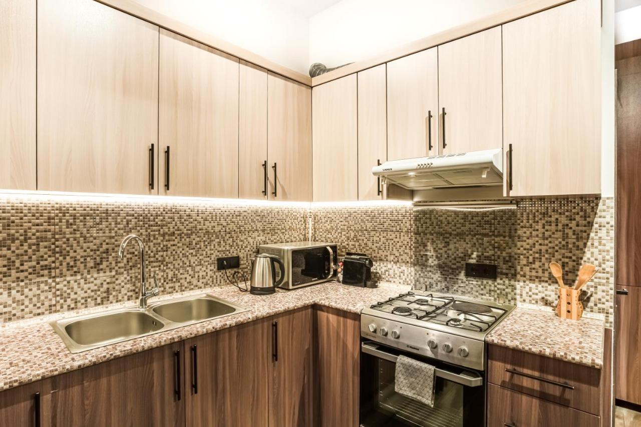 Hotelise I Tonic Apartment Ереван Екстериор снимка