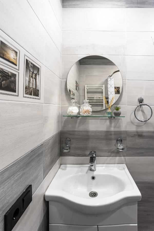 Hotelise I Tonic Apartment Ереван Екстериор снимка